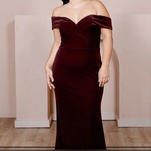 Bardot Velvet Revelry dress. Used once looks new! In color burgundy.